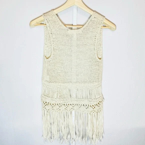 Boho Style Lightweight, Open Knit, Fringed Hem Vest - Picture 3 of 6